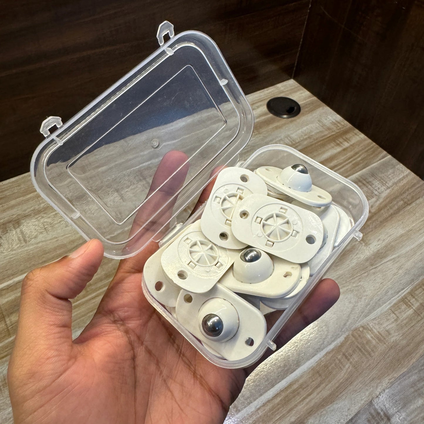 Buy 2 Get 1 Free l Boreless universal wheels🛼✨ Maximum load capacity: 20 pounds "360° Rotation"